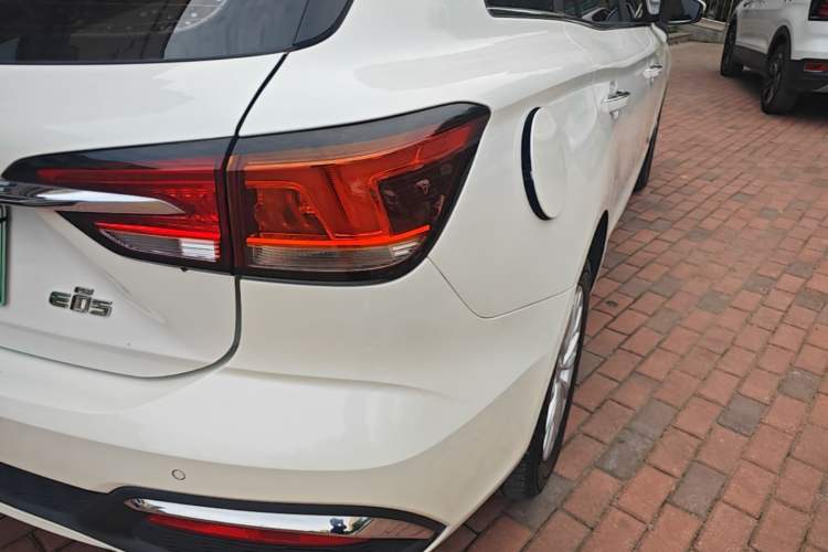 Used Roewe Ei5 2020 Luxury Edition Right Rear Taillight
