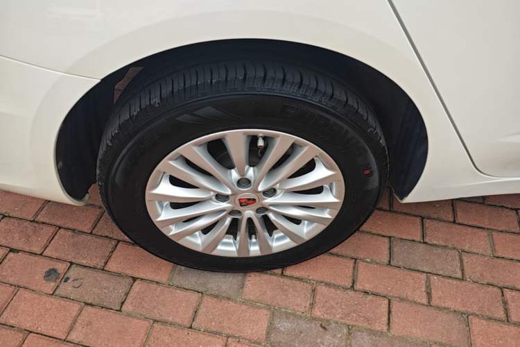Used Roewe Ei5 2020 Luxury Edition Right Rear Wheel Hub