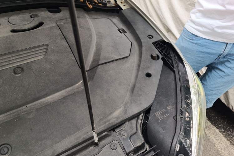 Used Roewe Ei5 2020 Luxury Edition Engine Bay Left