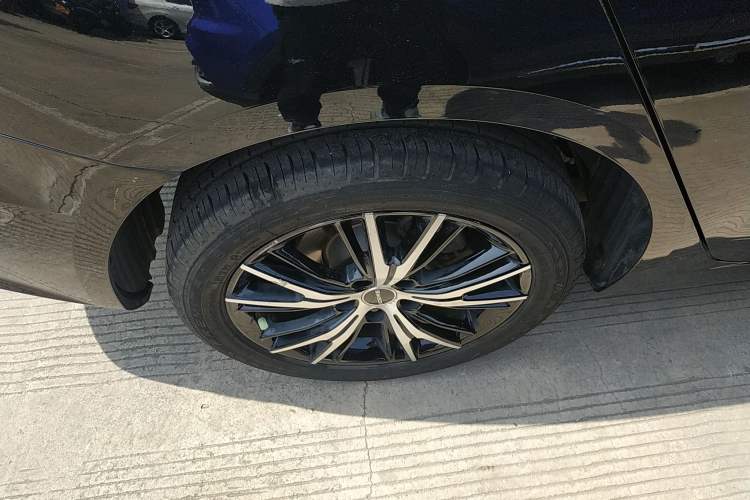 Used Roewe Ei5 2021 500 Admiration Edition Exterior 5