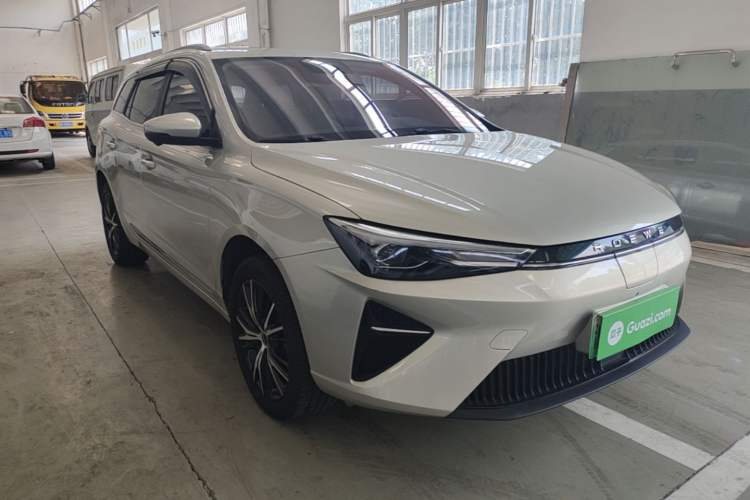 Used Roewe Ei5 2021 500 Admiration Edition Front Right 45 Deg