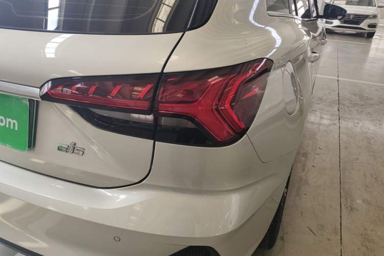 Used Roewe Ei5 2021 500 Admiration Edition Right Rear Taillight