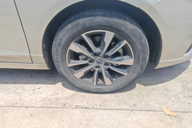 Used Roewe Ei5 2021 500 Prestige Edition Right Front Wheel Hub