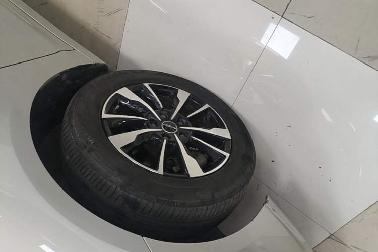Used Roewe Ei5 2021 500 Prestige Edition Left Front Wheel Hub