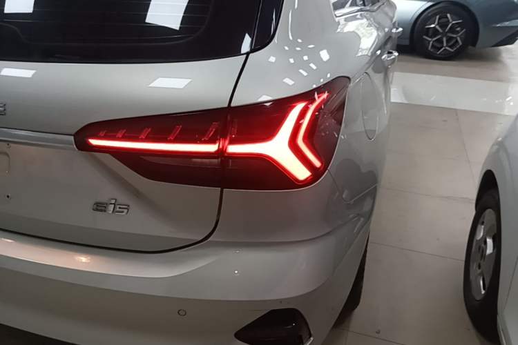 Used Roewe Ei5 2021 500 Prestige Edition Right Rear Taillight