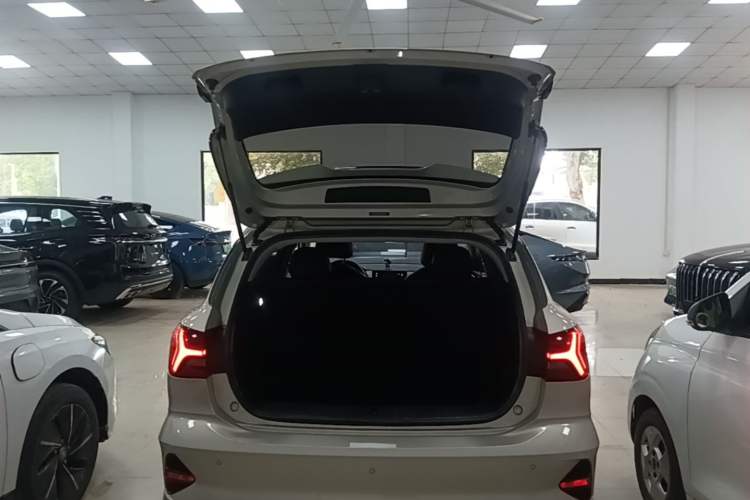 Used Roewe Ei5 2021 500 Prestige Edition Trunk