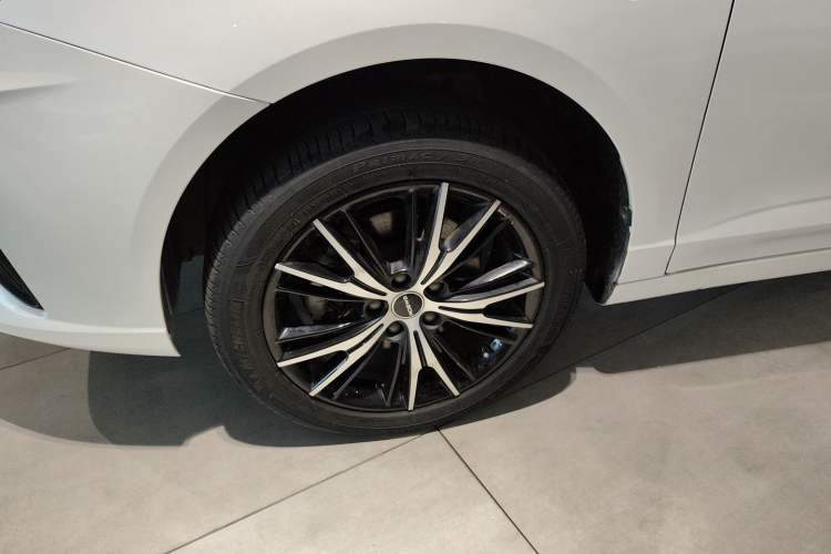 Used Roewe Ei5 2021 500 Admiration Edition Exterior 7