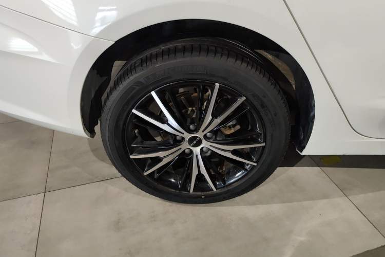 Used Roewe Ei5 2021 500 Admiration Edition Exterior 8