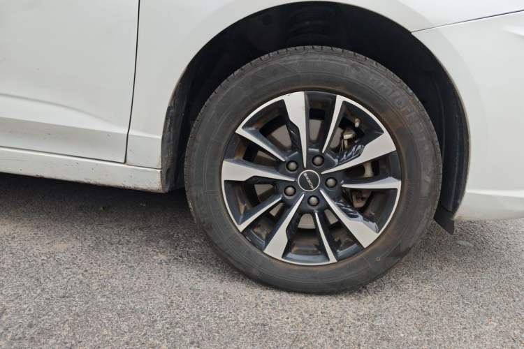 Used Roewe Ei5 2021 500 Prestige Edition Right Front Wheel Hub