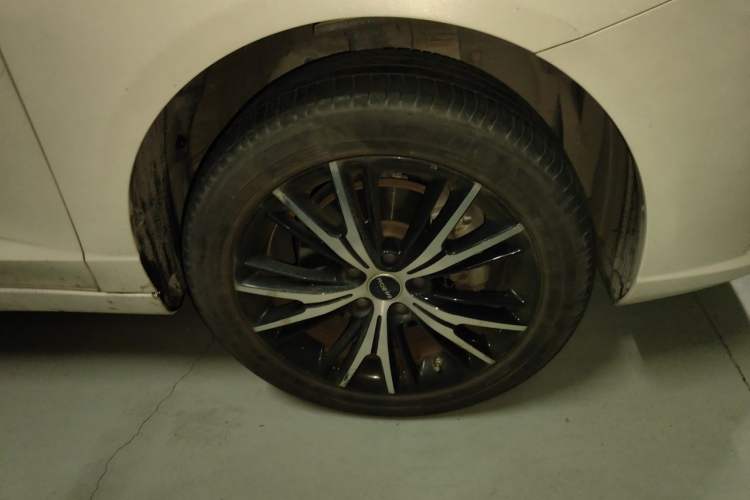 Used Roewe Ei5 2021 500 Admiration Edition Right Front Wheel Hub
