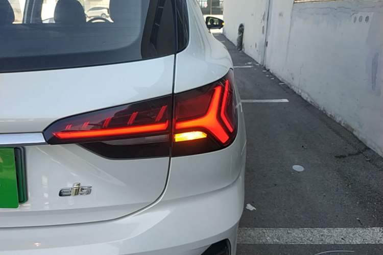 Used Roewe Ei5 2021 500 Admiration Edition Right Rear Taillight