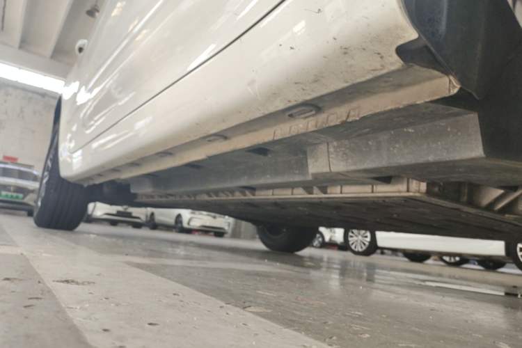 Used Roewe Ei5 2021 500 Prestige Edition Right Side Sill