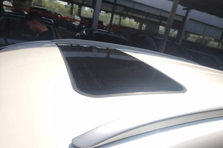 Used Roewe Ei5 2021 500 Prestige Edition Roof