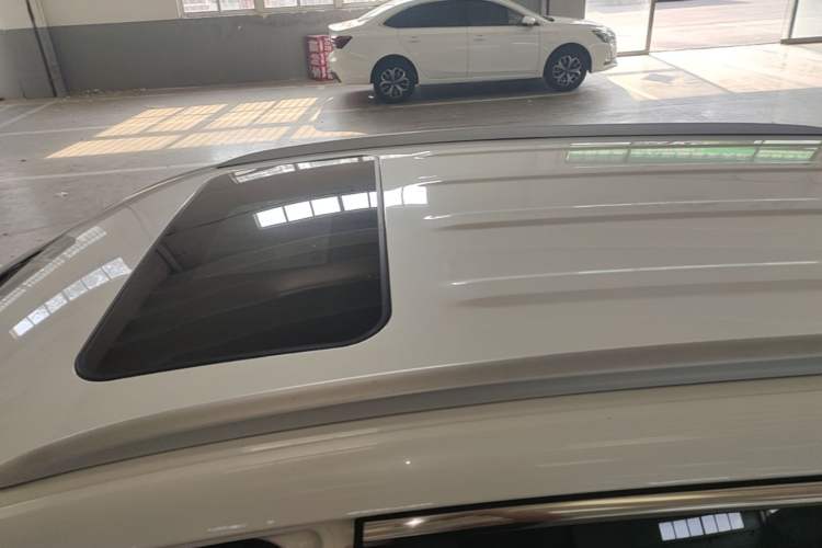 Used Roewe Ei5 2021 500 Prestige Edition Roof