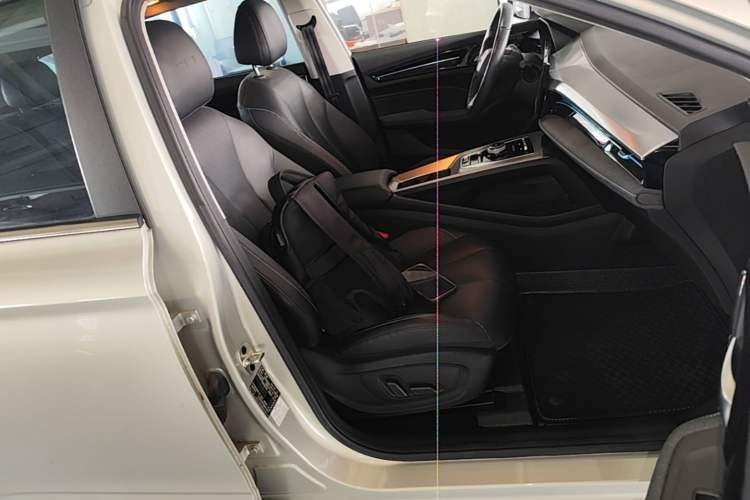 Used Roewe Ei5 2021 500 Admiration Edition Right Front Seat