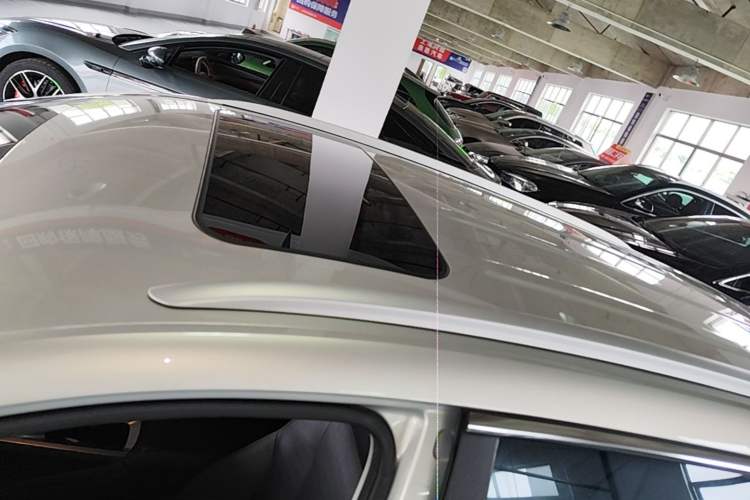 Used Roewe Ei5 2021 500 Admiration Edition Roof
