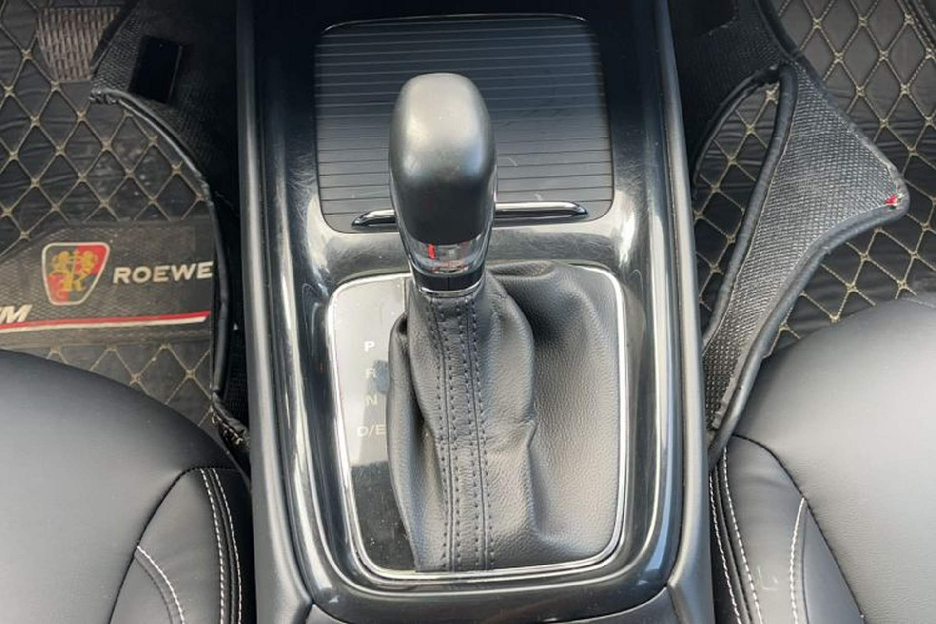 Used Roewe i5 2020 1.5L Automatic 4G Connected Linghao Edition Gear Lever