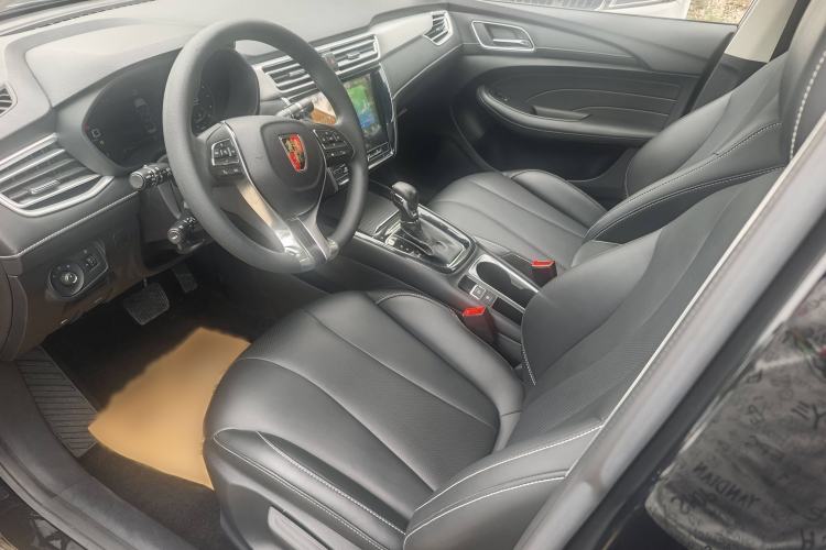 Used Roewe i5 2020 1.5L Automatic 4G Connect Luxury Flagship Edition Interior 3