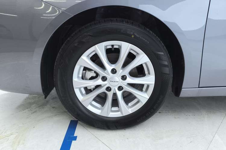 Used Roewe i5 2023 1.5L CVT Luxury Edition Left Front Wheel Hub