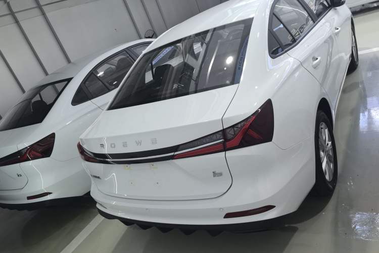 Used Roewe i5 2023 1.5L Manual Comfort Edition Exterior 4