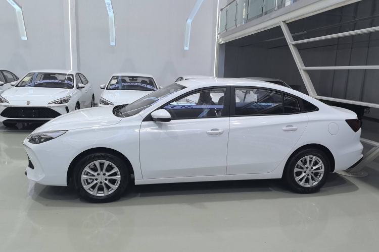 Used Roewe i5 2023 1.5L Manual Comfort Edition Exterior 5