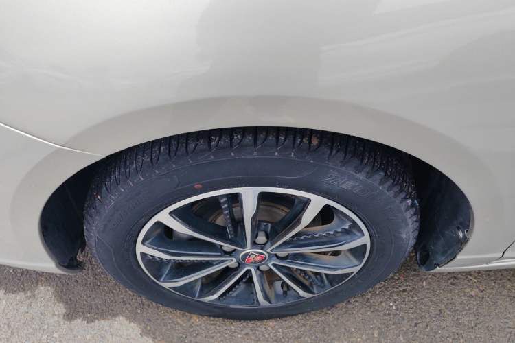 Used Roewe i5 2020 1.5L Automatic 4G Connect Luxury Flagship Edition Exterior 7