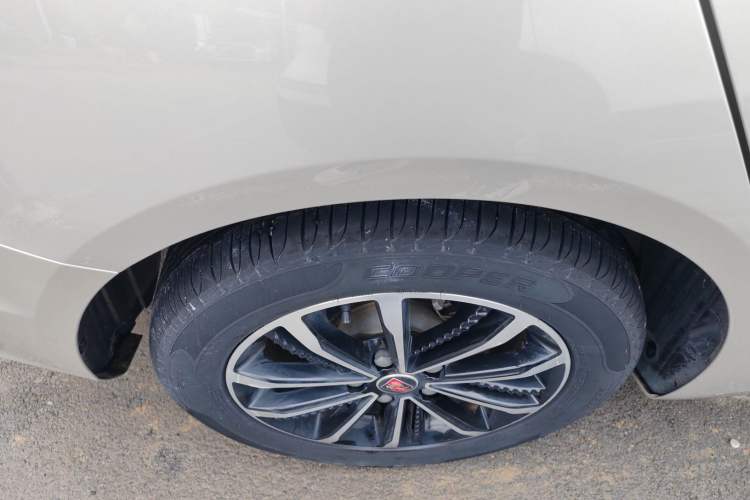 Used Roewe i5 2020 1.5L Automatic 4G Connect Luxury Flagship Edition Exterior 8
