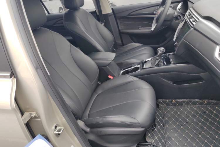 Used Roewe i5 2020 1.5L Automatic 4G Connect Luxury Flagship Edition Right Front Seat