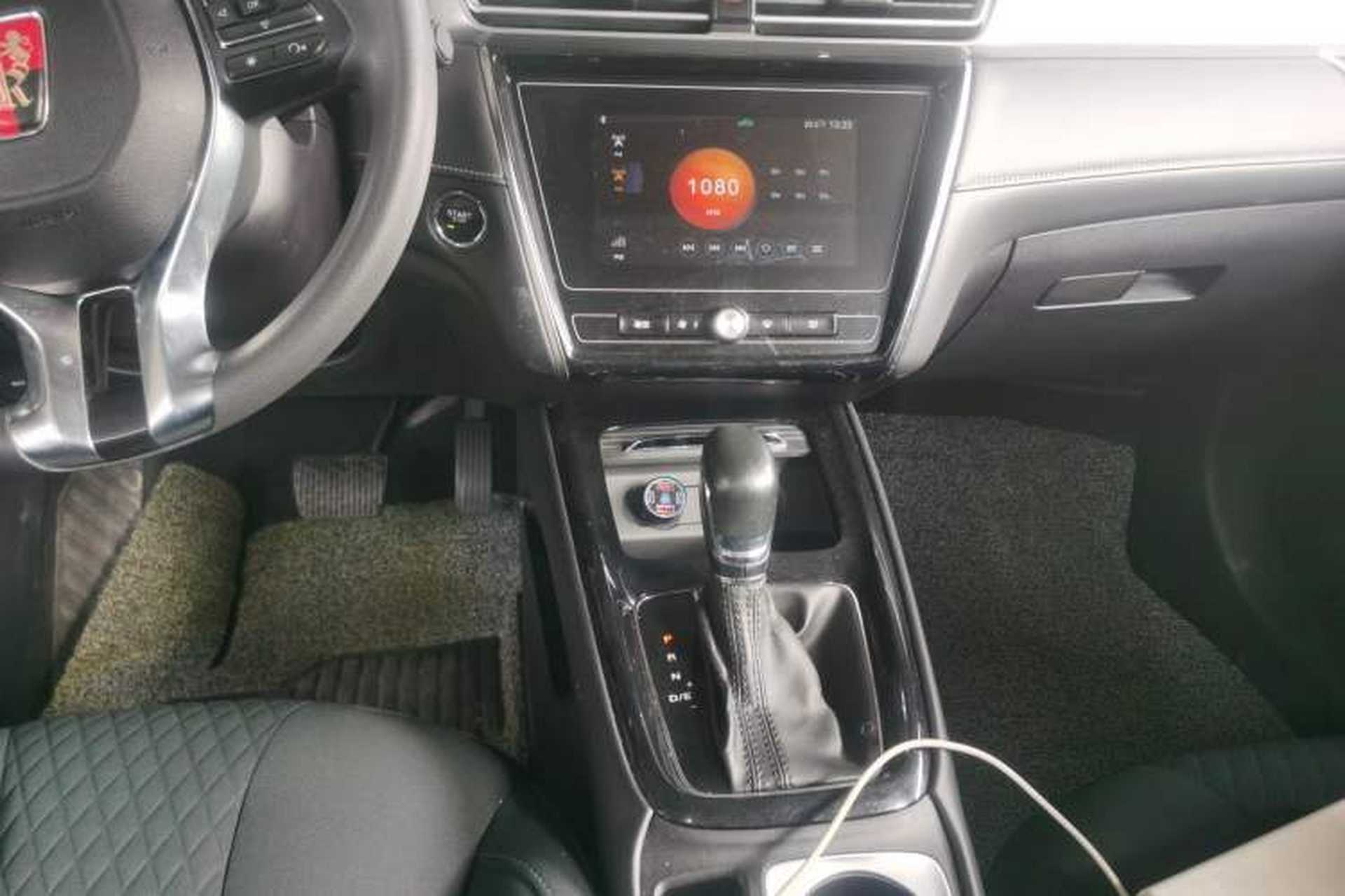 Used Roewe i5 2019 1.5L Automatic 4G Connected Langyue Edition Audio And AC Panel