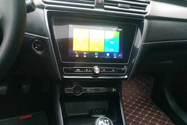 Used Roewe i5 2019 1.5L Manual 4G Connectable Langhao Edition Audio And AC Panel