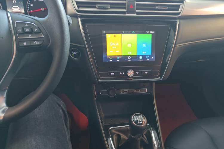 Used Roewe i5 2019 1.5L Manual 4G Connect Leehao Flagship Edition Audio And AC Panel