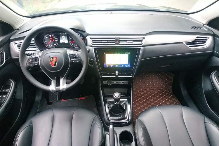 Used Roewe i5 2019 1.5L Manual 4G Connectable Langhao Edition Center Console