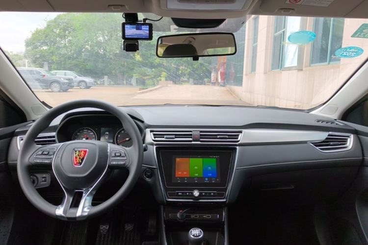 Used Roewe i5 2019 1.5L Manual 4G Connected Langyue Edition Center Console
