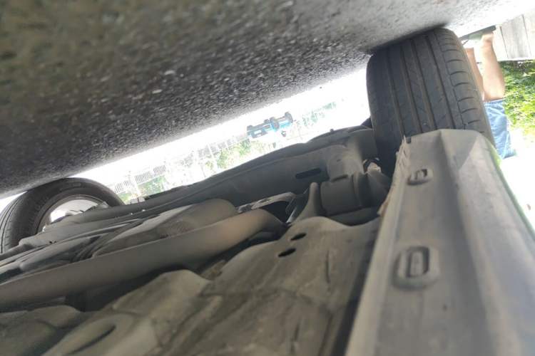 Used Roewe i5 2019 1.5L Automatic 4G Connected Langyue Edition Chassis Rear Right