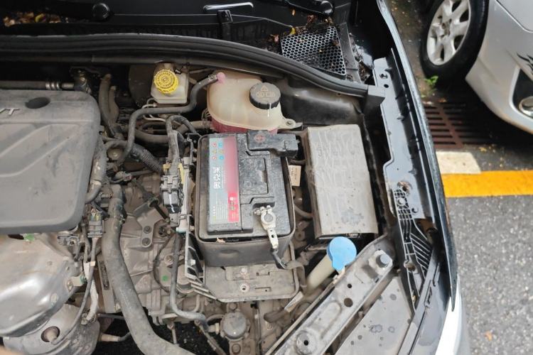 Used Roewe i5 2019 1.5L Automatic 4G Connected Linghao Flagship Edition Engine Bay Left