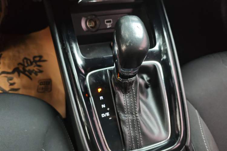 Used Roewe i5 2019 1.5L Automatic 4G Connected Langyue Edition Gear Lever