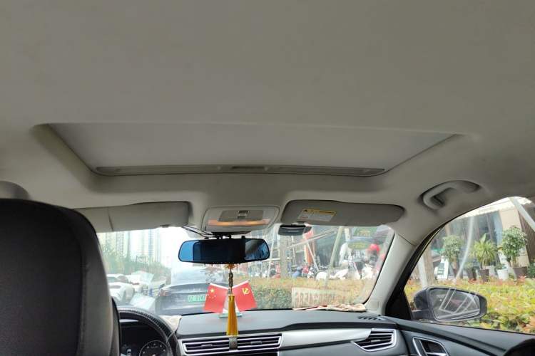 Used Roewe i5 2019 1.5L Automatic 4G Connected Langyue Edition Headliner