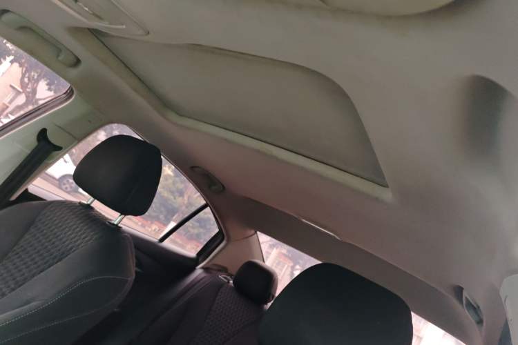 Used Roewe i5 2019 1.5L Automatic 4G Connected Langyue Edition Headliner