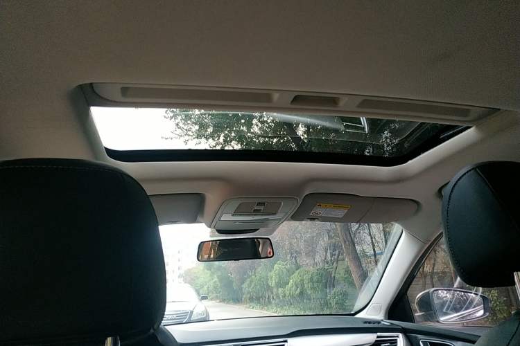 Used Roewe i5 2019 1.5L Manual 4G Connectable Langhao Edition Headliner