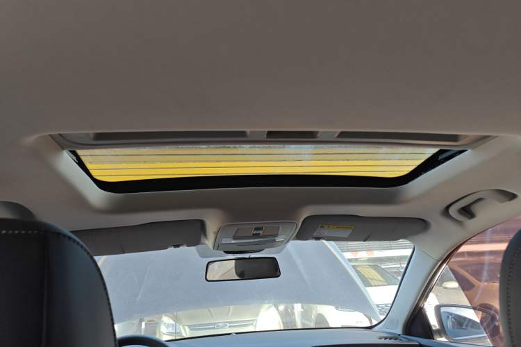 Used Roewe i5 2019 1.5L Manual 4G Connect Leehao Flagship Edition Headliner