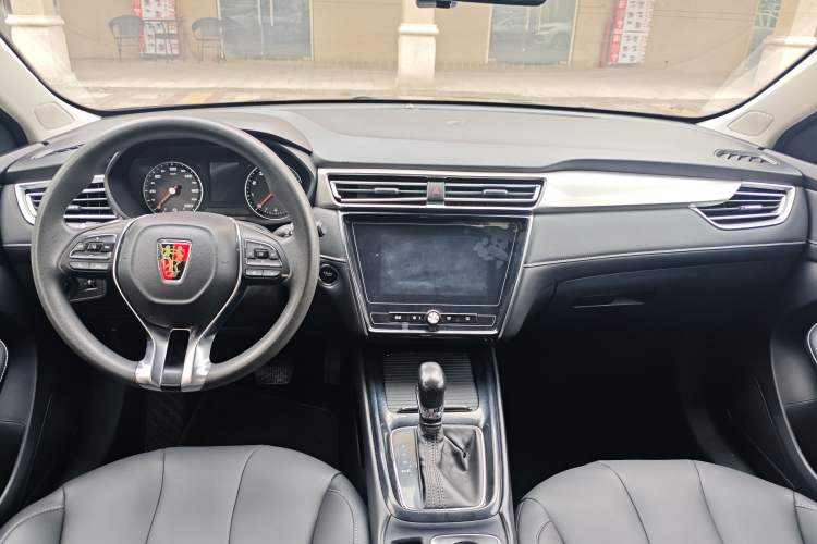 Used Roewe i5 2019 1.5L Automatic 4G Connected Langyue Edition Interior 1