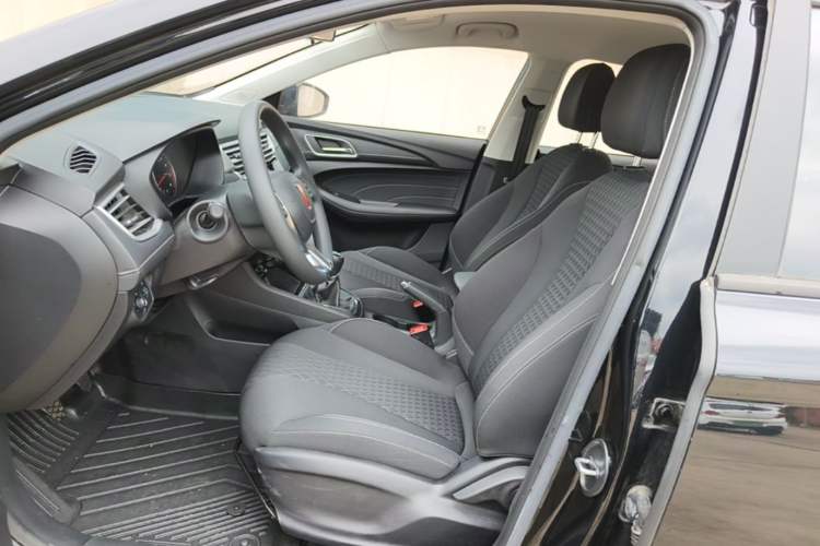 Used Roewe i5 2019 1.5L Manual 4G Connected Langyue Edition Left Front Seat