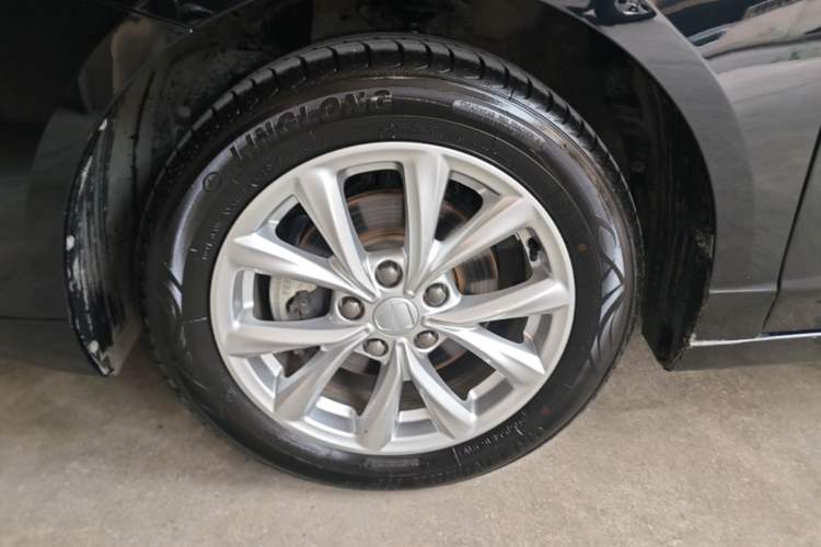 Used Roewe i5 2019 1.5L Automatic 4G Connected Langyue Edition Left Front Wheel Hub