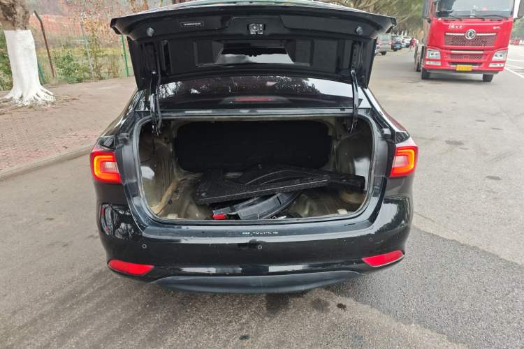 Used Roewe i5 2019 1.5L Automatic 4G Connected Langyue Edition Rear