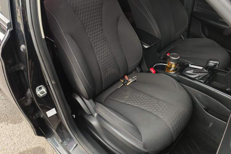 Used Roewe i5 2019 1.5L Automatic 4G Connected Langyue Edition Right Front Seat