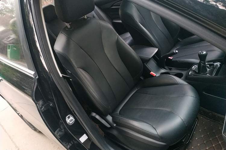 Used Roewe i5 2019 1.5L Manual 4G Connectable Langhao Edition Right Front Seat