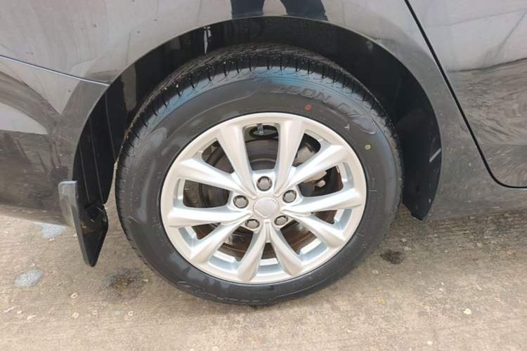 Used Roewe i5 2019 1.5L Manual 4G Connected Langyue Edition Right Rear Wheel Hub