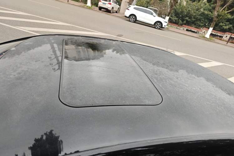 Used Roewe i5 2019 1.5L Automatic 4G Connected Langyue Edition Roof