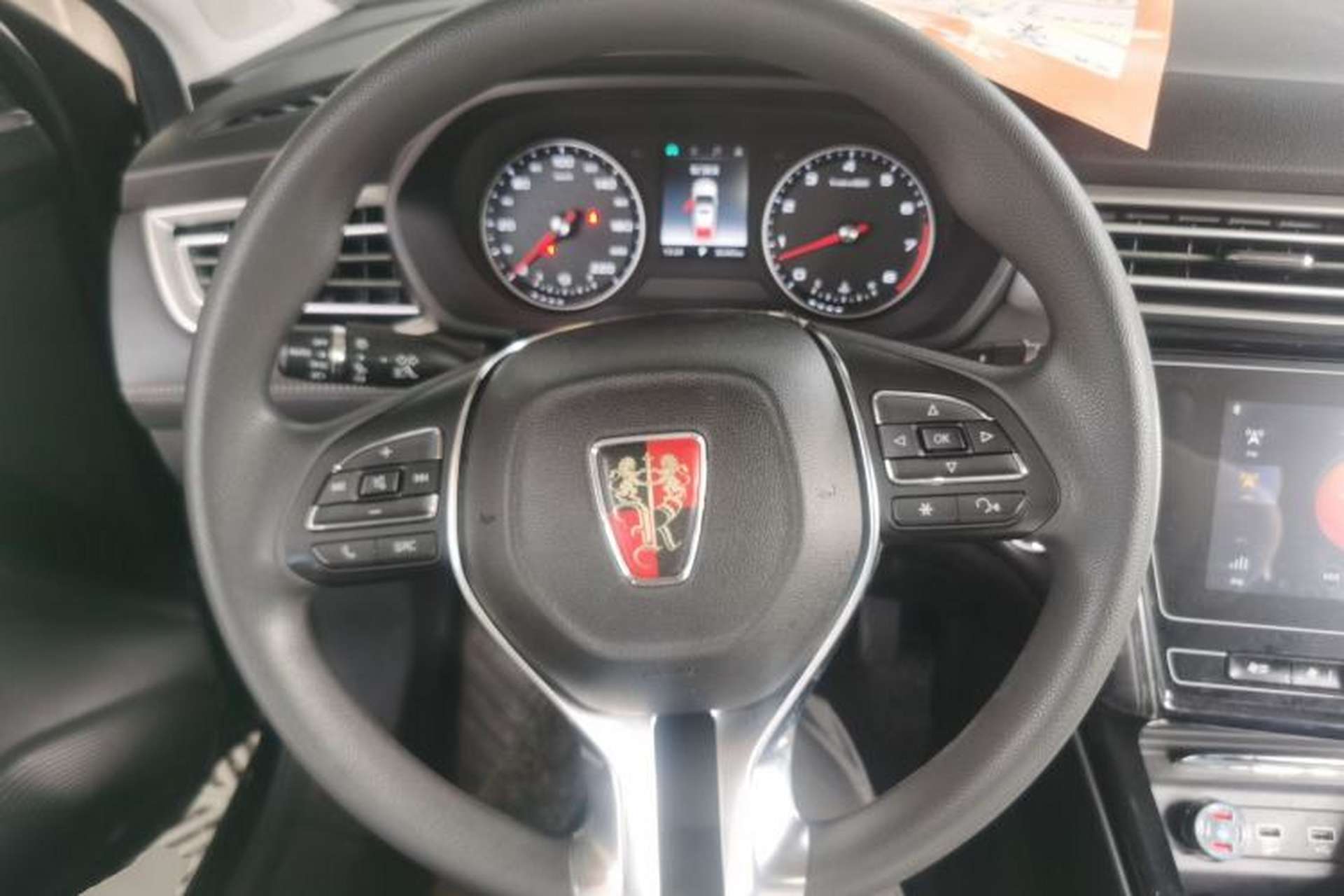 Used Roewe i5 2019 1.5L Automatic 4G Connected Langyue Edition Steering Wheel