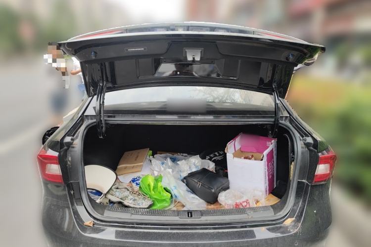 Used Roewe i5 2019 1.5L Automatic 4G Connected Langyue Edition Trunk